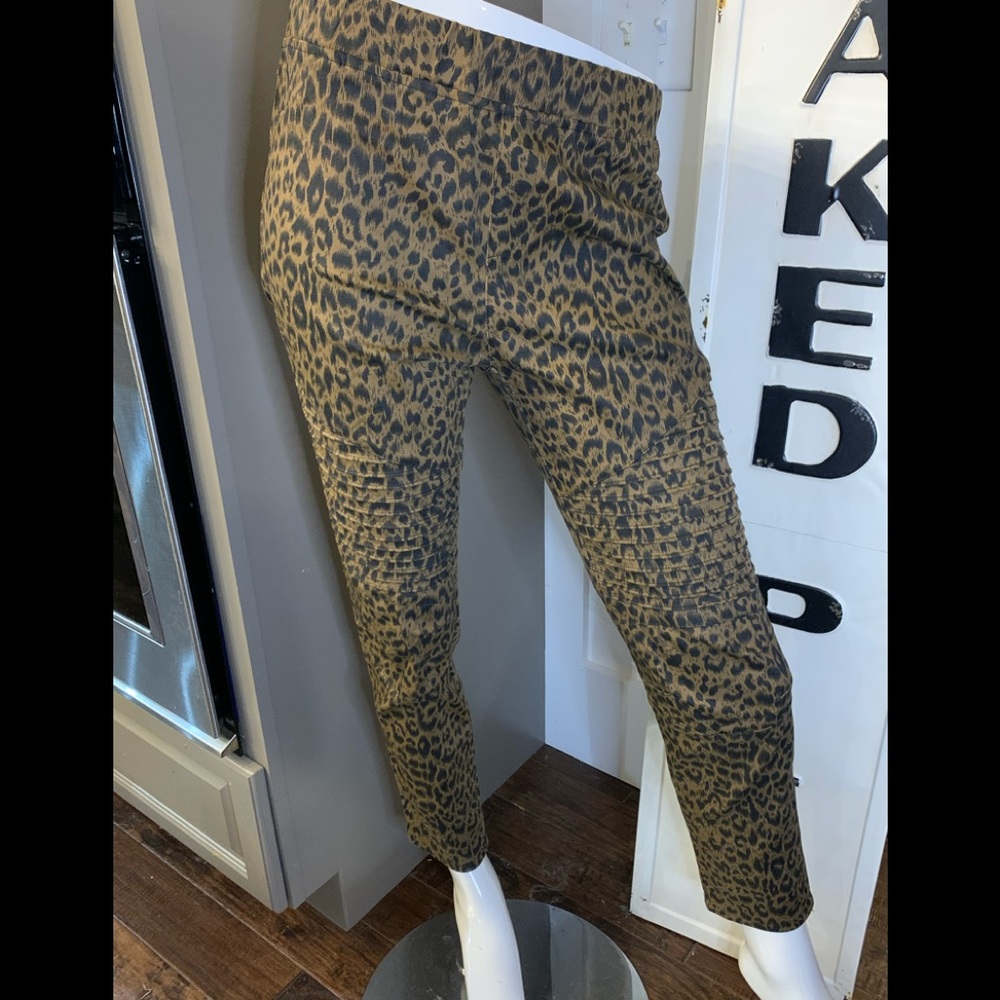 NEW Umgee Cheetah Leopard Moto Leggings/Pants